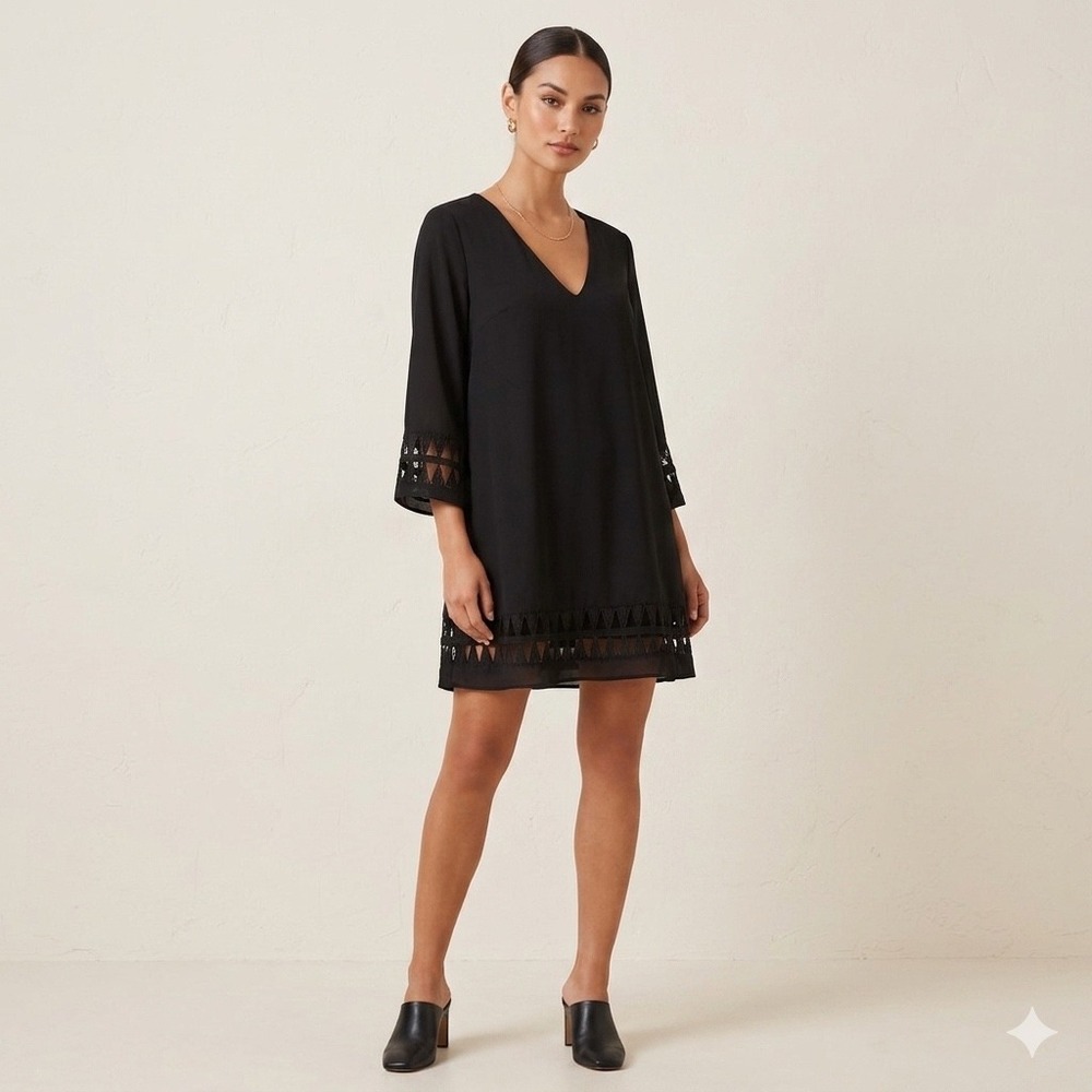 ASTR the Label Black Shift Mini Dress Crochet Lace Trim V-Neck 3/4 Sleeve Medium